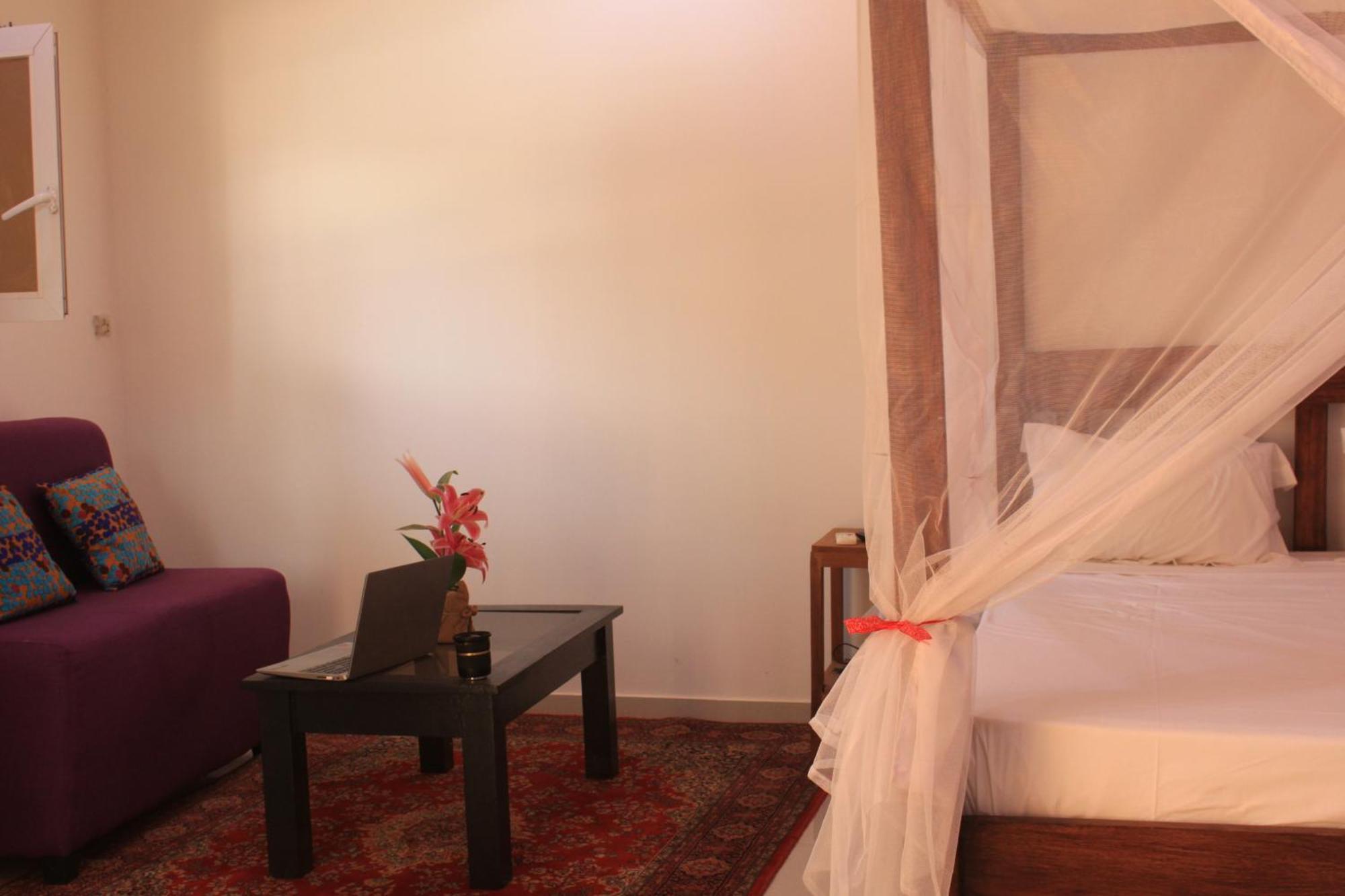 Amour Sénégal Ngaparou Extérieur photo